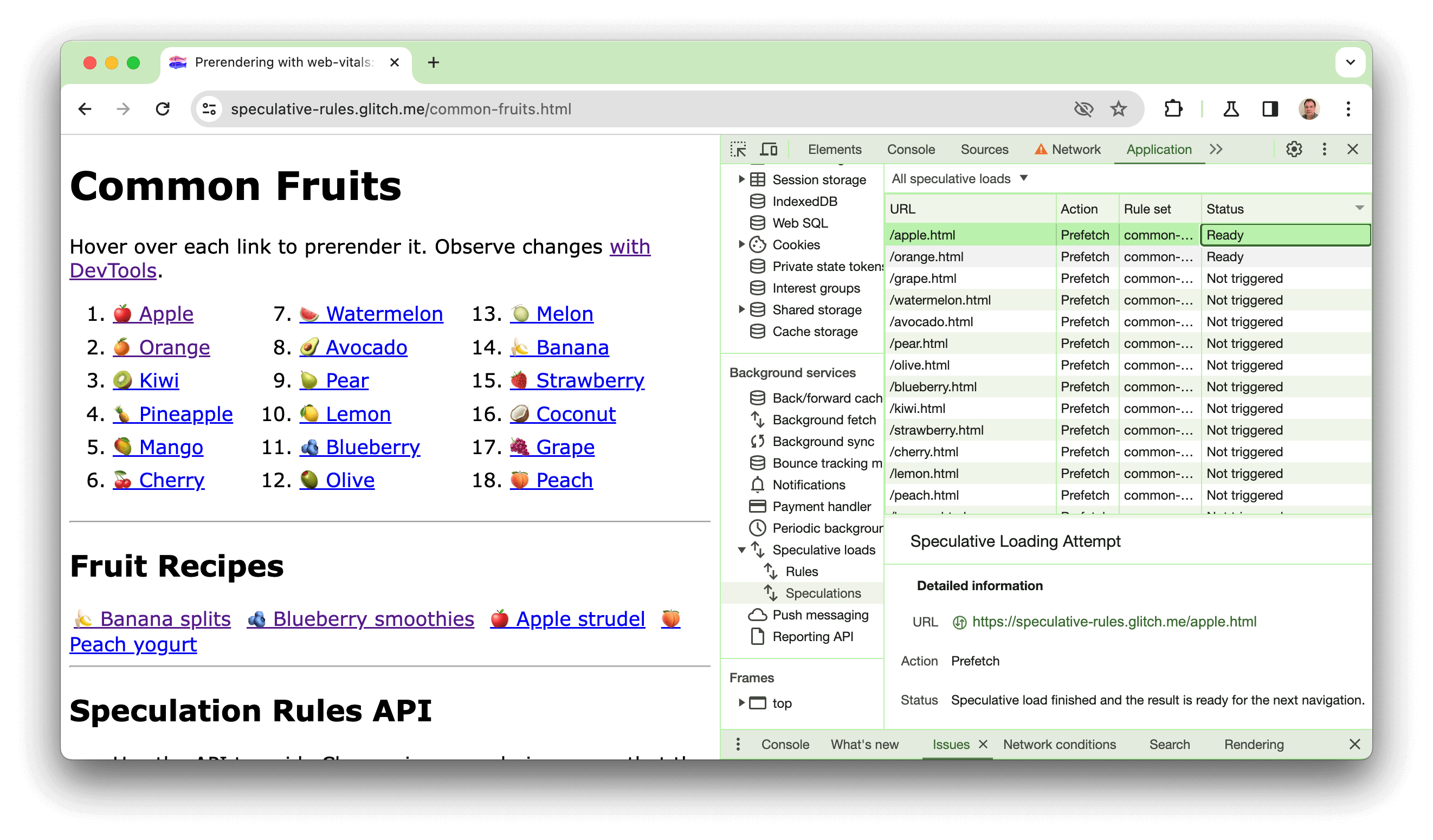 Captura de pantalla de un sitio de demostración creado en Glitch en la que se muestra una serie de vínculos etiquetados con frutas. DevTools está abierto y muestra que dos de los vínculos (apple.html y orange.html) ya se renderizaron previamente de forma correcta.