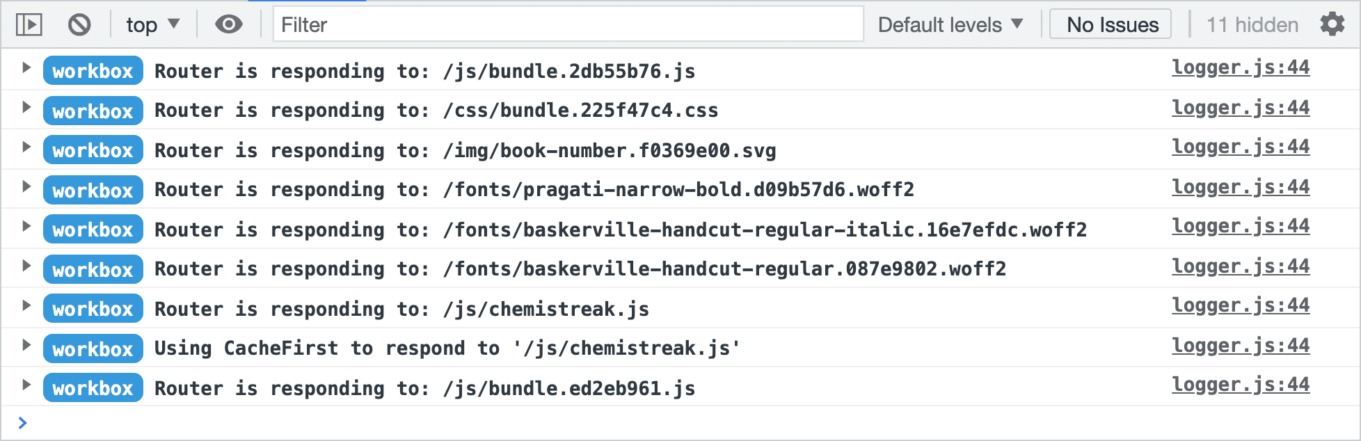 Chrome के DevTools के कंसोल में, Workbox के लॉग करने वाले मैसेज का स्क्रीनशॉट. लॉगिंग मैसेज, वर्कबॉक्स बैज वाले सामान्य कंसोल लॉग से अलग होते हैं. डीबग करने के बारे में ज़्यादा जानकारी पाने के लिए, हर मैसेज को बड़ा किया जा सकता है.